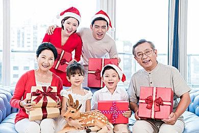 粉丝脑洞大开 小富大战查尔斯小火车